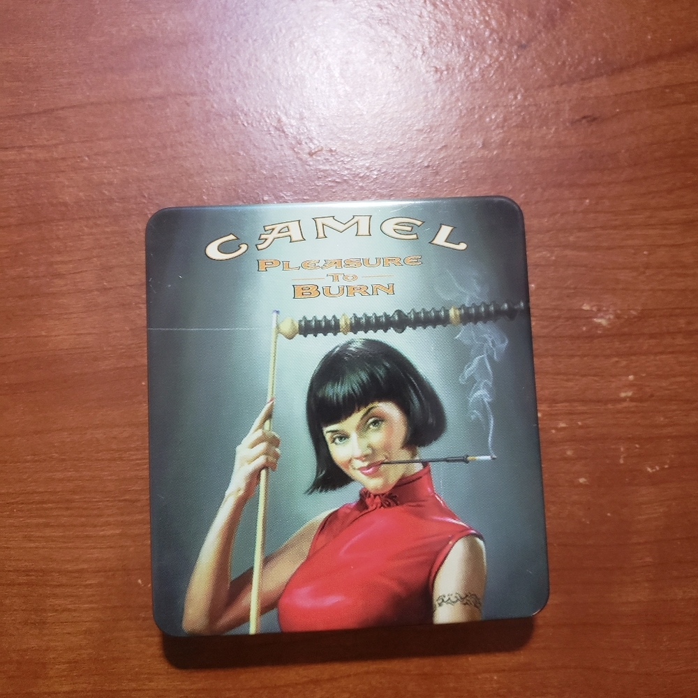 Camel cigarette tin